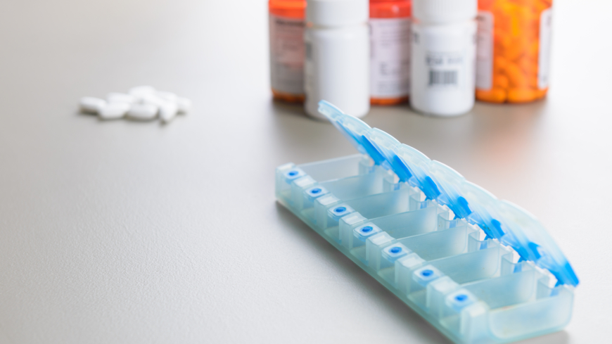 Om någon annan ska hämta ut dina läkemedel på apotek, behöver de numera ge samtycke till sparade personuppgifter. Foto: Shutterstock